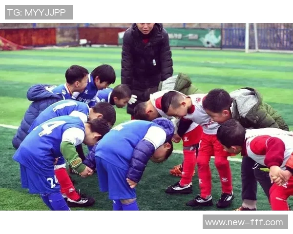 父亲与儿子的足球梦想之旅：传承与成长的温情故事